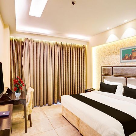 Super Townhouse Pitampura West Enclave 호텔 델리 외부 사진