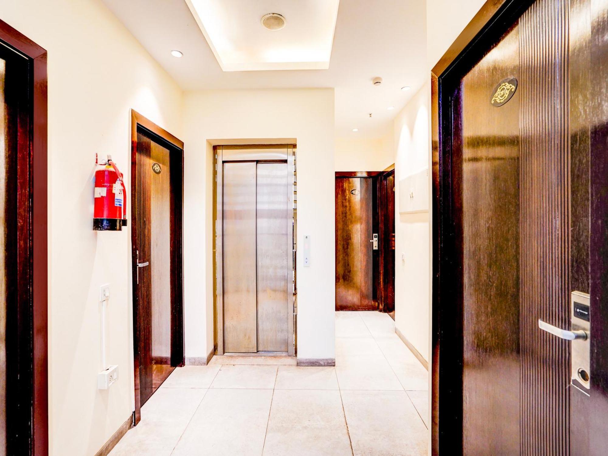 Super Townhouse Pitampura West Enclave 호텔 델리 외부 사진