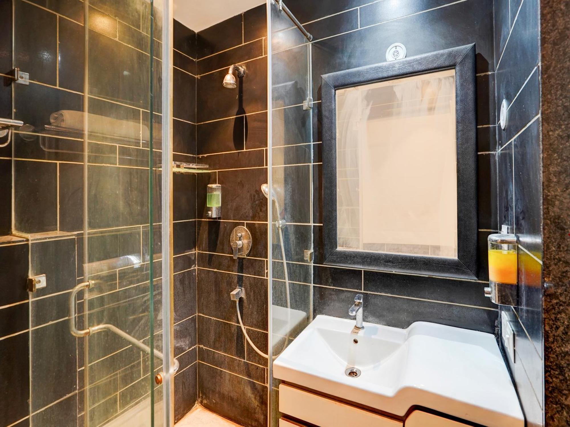 Super Townhouse Pitampura West Enclave 호텔 델리 외부 사진
