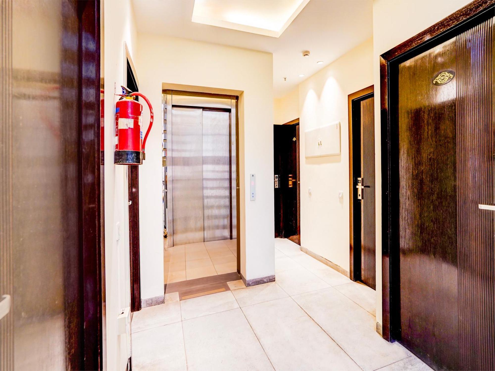 Super Townhouse Pitampura West Enclave 호텔 델리 외부 사진