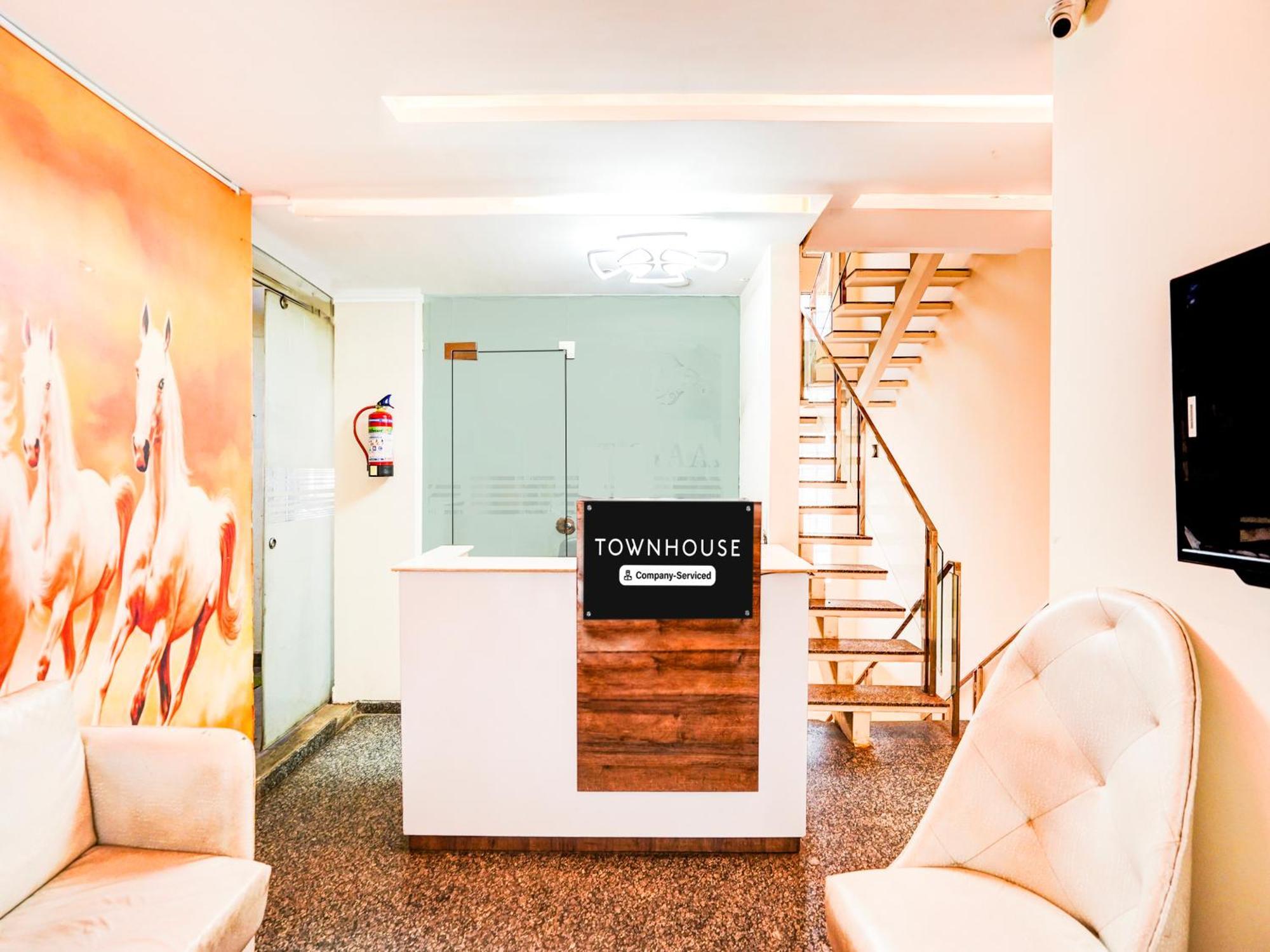 Super Townhouse Pitampura West Enclave 호텔 델리 외부 사진