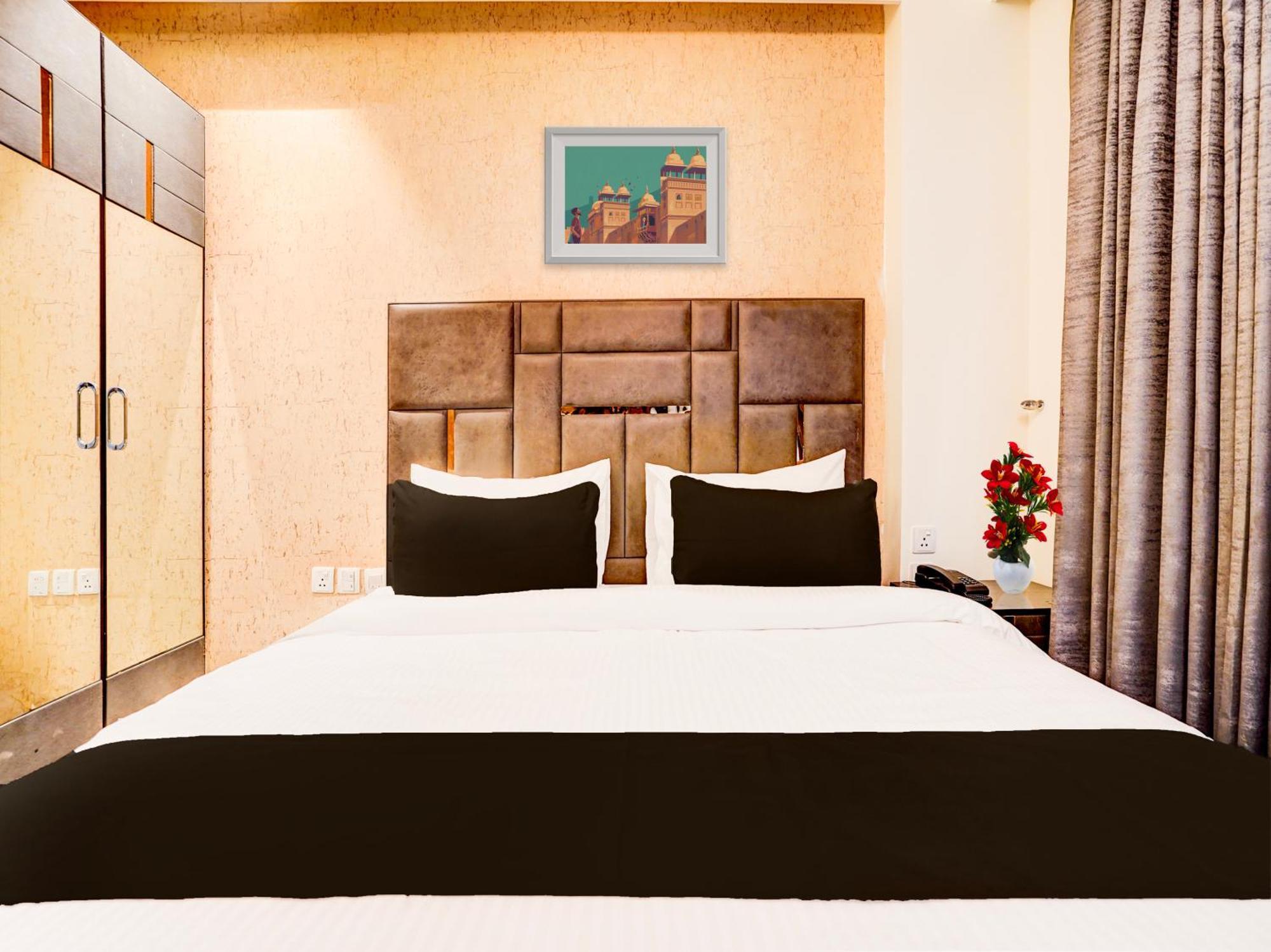 Super Townhouse Pitampura West Enclave 호텔 델리 외부 사진