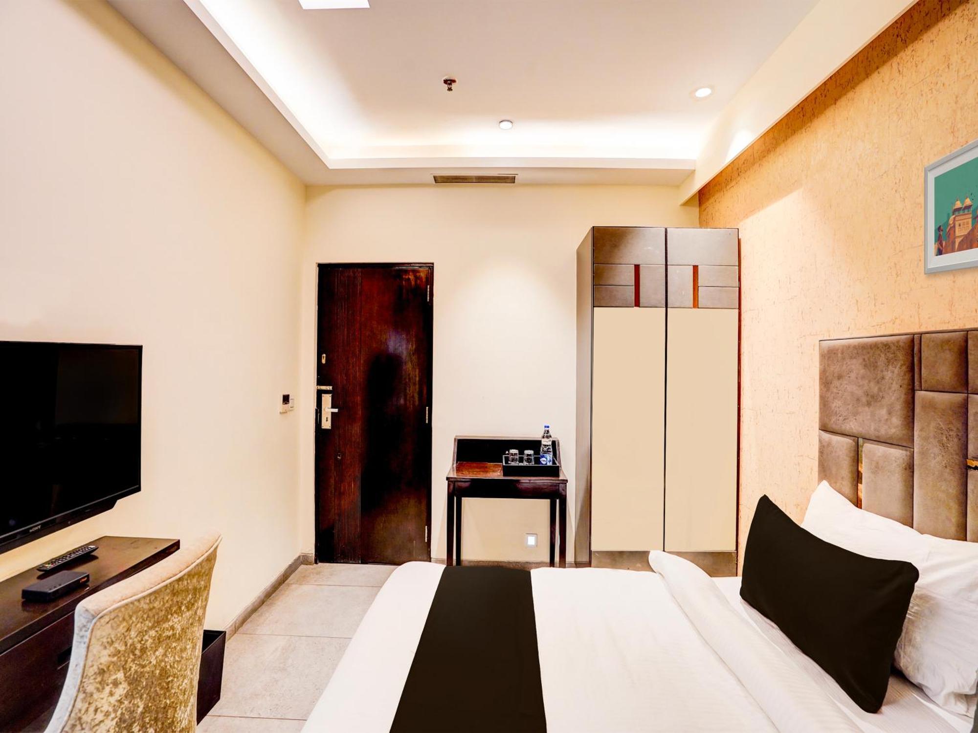 Super Townhouse Pitampura West Enclave 호텔 델리 외부 사진